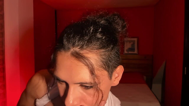 Artesensual: Tatlı femboy kız, sadece onu memnun etmek için koşmanı sağlayan...