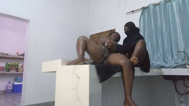 BMCs: Saya suka mengongkek si jalang Muslim yang bertudung yang keluar...
