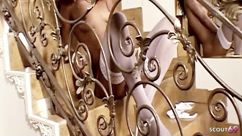 Full porn collection: Ebenová teenagerka Marie Luv masturbuje svou kundičku a svádí svého...