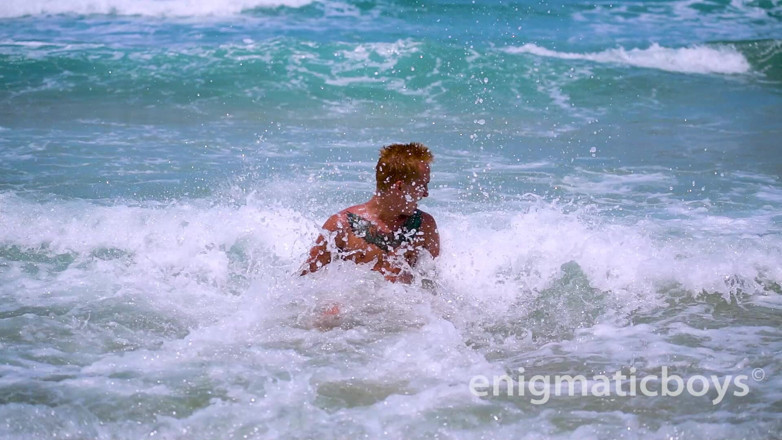 Enigmatic Boys: Sexy nudistická pláž