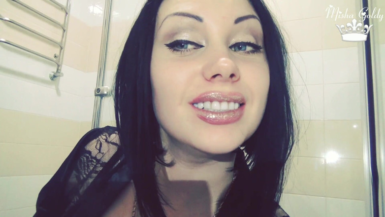 Goddess Misha Goldy: Buze aurii