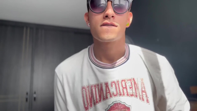 Andcristiann: Seks bebeğini sikerken 5 dakika bile dayanamıyor