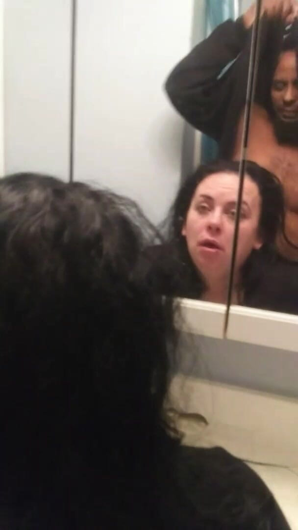 Anal_Angi_Rose: Děvka bere velké černé péro do zadku na párty