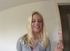 Cryptostudios: Bohatý černý Američan s obrovským ptákem najal blonďatou dospívající děvku a...