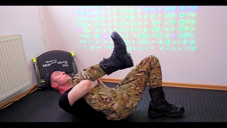 Roman Heart: ¡Sí, hagamos algunos entrenamientos del ejército! Chico soldado cachondo!!