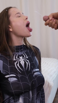 Kate Kuray = Örümcek Kız
