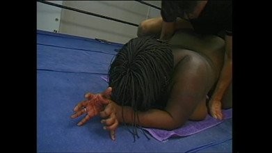 MCG Empire: Міжрасовий секс утрьох для чорної пизди з величезними цицьками