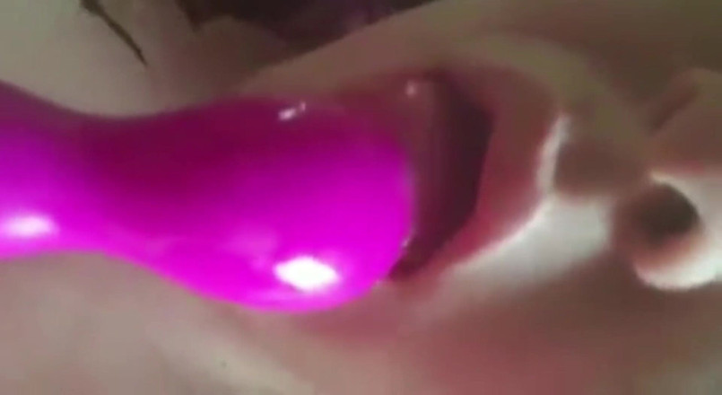 Real homemade BBW BBC porn: YoungEnglishBBW - Spreading my pussy rubbing clit