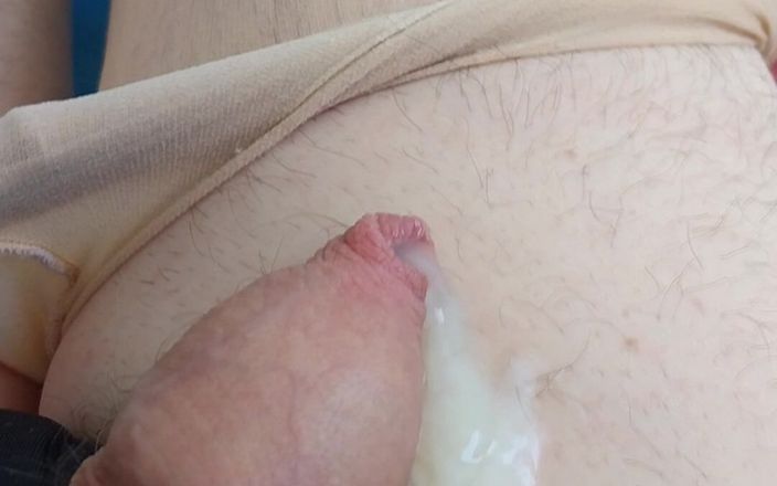 Cindy Belfast: Ras de clitoris minuscul Sissygasm chiloți drăguți, colanți și fustă