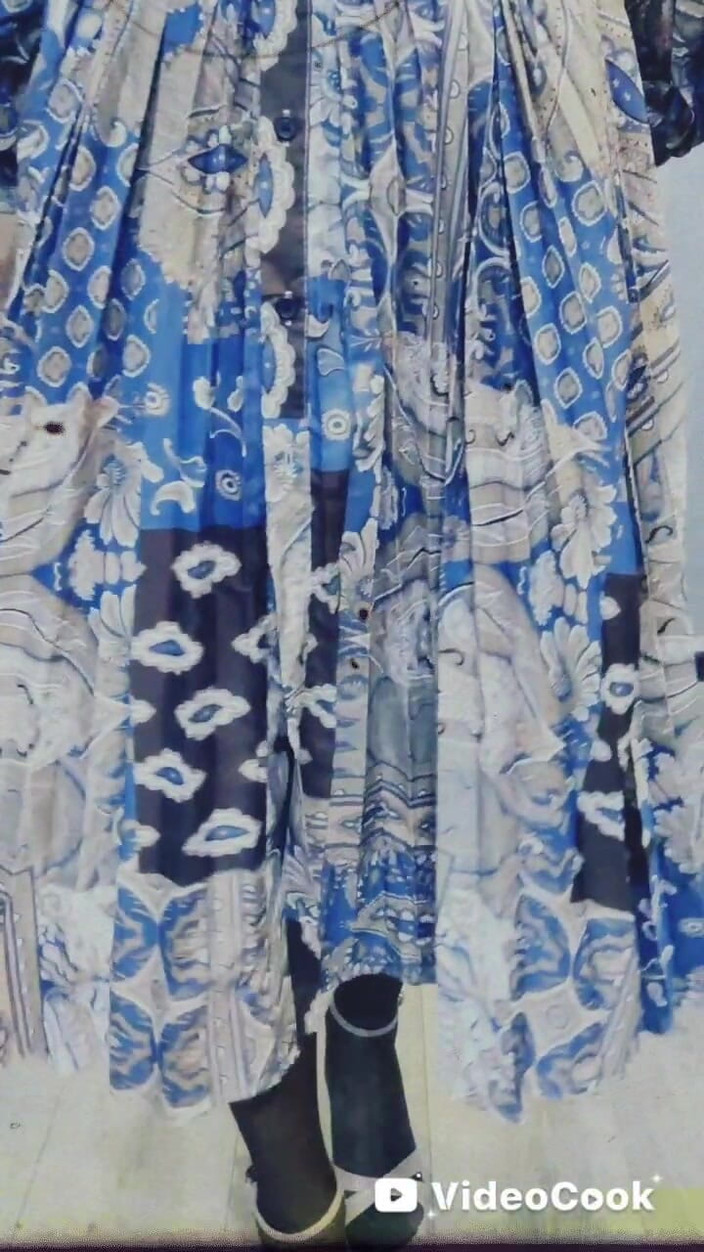 Lana Cross: Spacer po domu