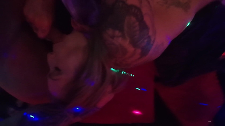 Fit4kink: 他妈的机器他妈的健身女孩