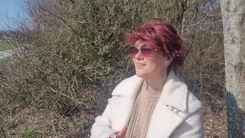 Popp Sylvie: Pussy Juice in Spring