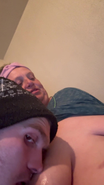 Big D raven: Saya menghisap tetek ibu tiri