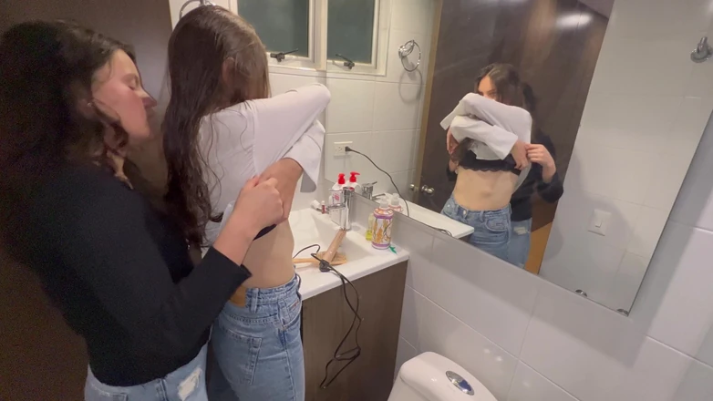 scarlettandc: My Makeup Artist Invites Me to Do Hot Things
