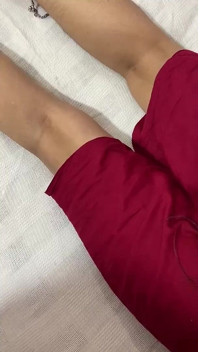 1부 무제한 내 마누라의 모든 물이 볼브잡을 뿜어내고 정액 후장으로 긴 머리로 애널 뿜어내기