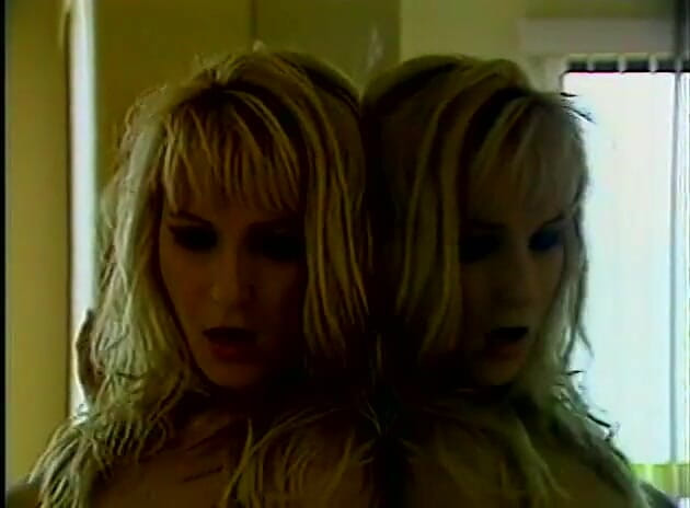 Old Good Porn: Sexy blondýnka ochutná kundičku při tvrdém šukání zezadu
