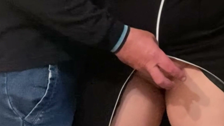 Niki studio: Puta hijastra tocada por padrastro en metro