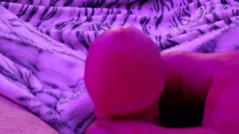 Pantygee: Excitată în ținuta mea violetă