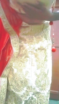 Gay Crossdresser Gaurisissy Lagi Sange Berat Di Golden Lehanga