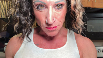 Kandylegsxxx: Muscle MILF Ingest Crushing Cuck Kitchen Devour