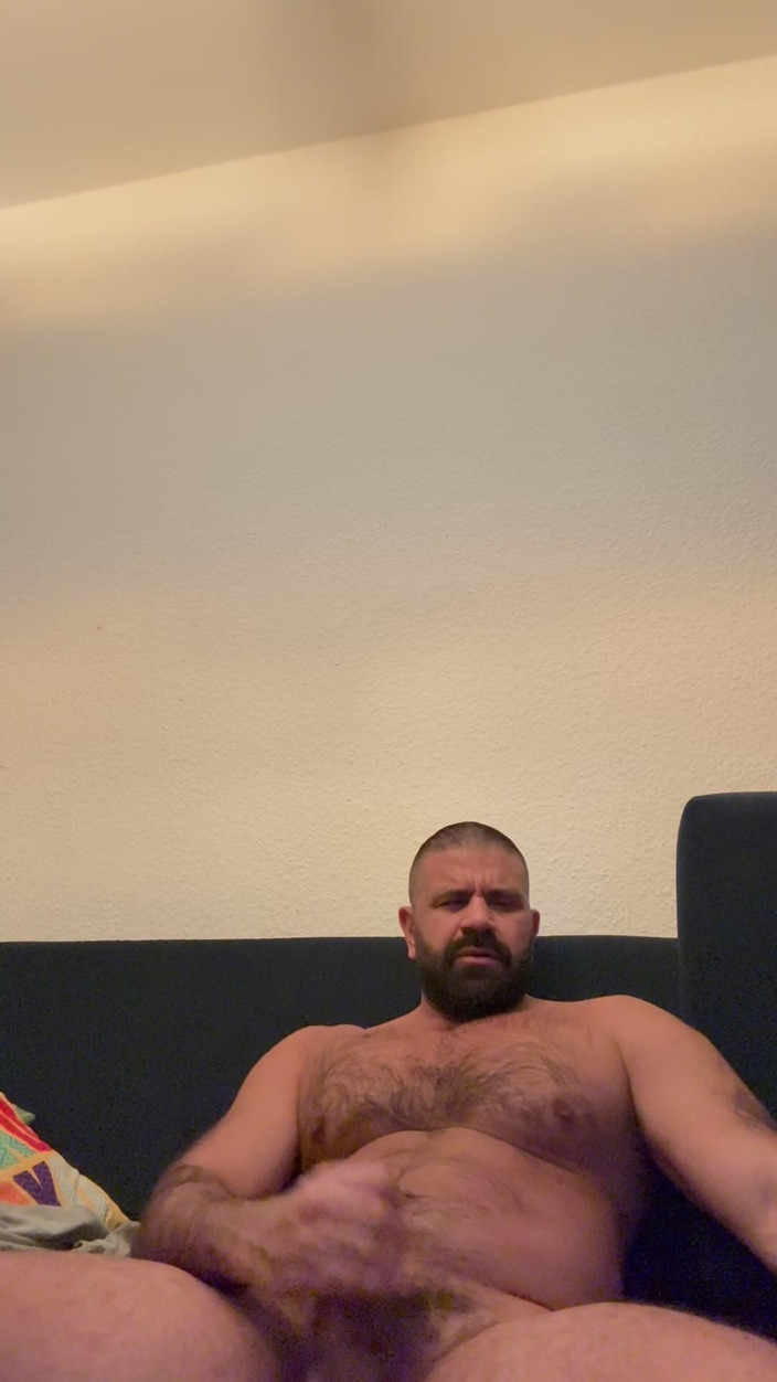 Massive daddy xxx: Ogromny niedźwiedź jerkoff