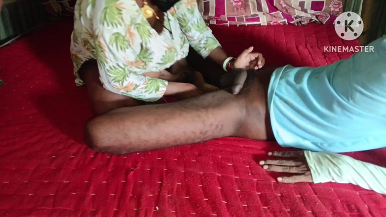 Chmeli1: Ấn Độ bhabhi bú cặc và làm cho nó dài