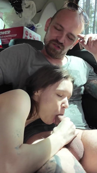 Hubený teen zadek ošukaný na silnici