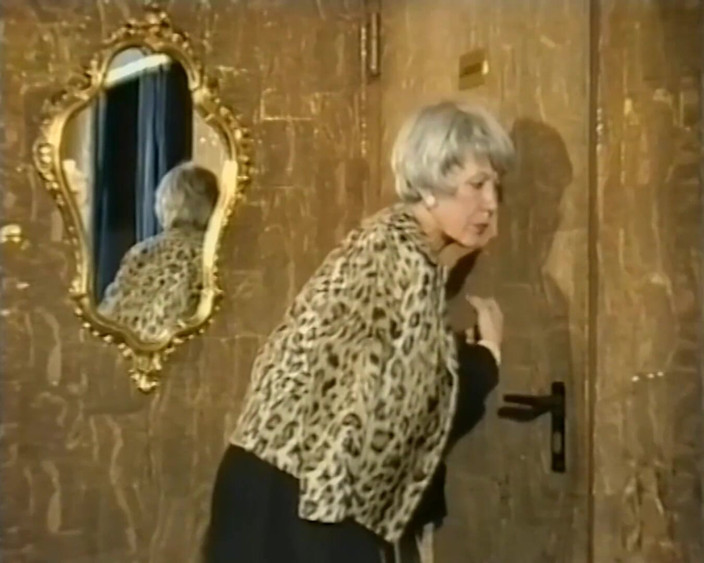 Vintage Climax: Drsné šukání v koupelně s nadrženou Teresou Orlowski
