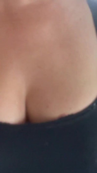 Istri hot toket besar goyang-goyang