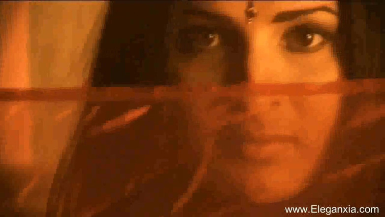 Eleganxia: Sexy Indian shows off her perfect natural body