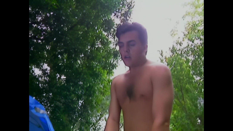 Bewitched!: ब्लेयर सेगल: एक युवा सुनहरे बालों वाली सुंदर गड़बड़ गधा डेरा डाले हुए में कड़ी मेहनत