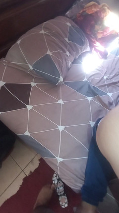 E-Alfa: 夫が到着する前に急いでください