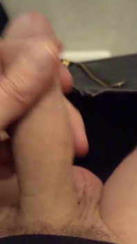 Stiefmutter mary erwischt stiefsohn beim masturbieren und hilft mit blowjob, um ihn zu beenden
