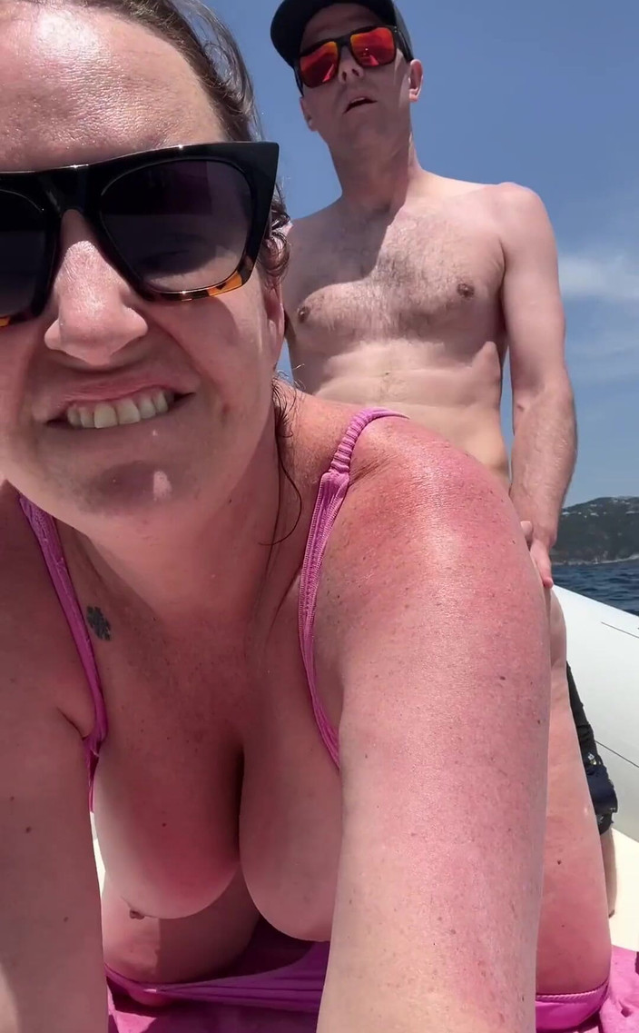 Avril Showers: Některé klipy videa, které jsou Cumming pro vás.