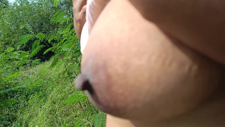 Inba: Berkongkek di luar