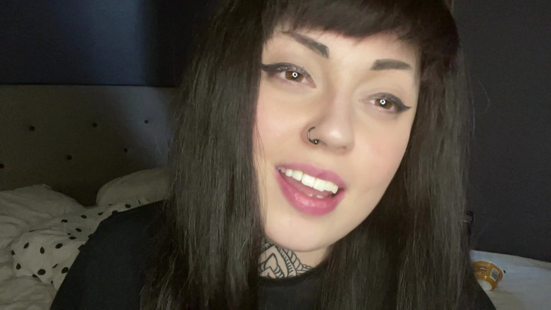 Miss Valentina: Punheta com wifey na casa joi