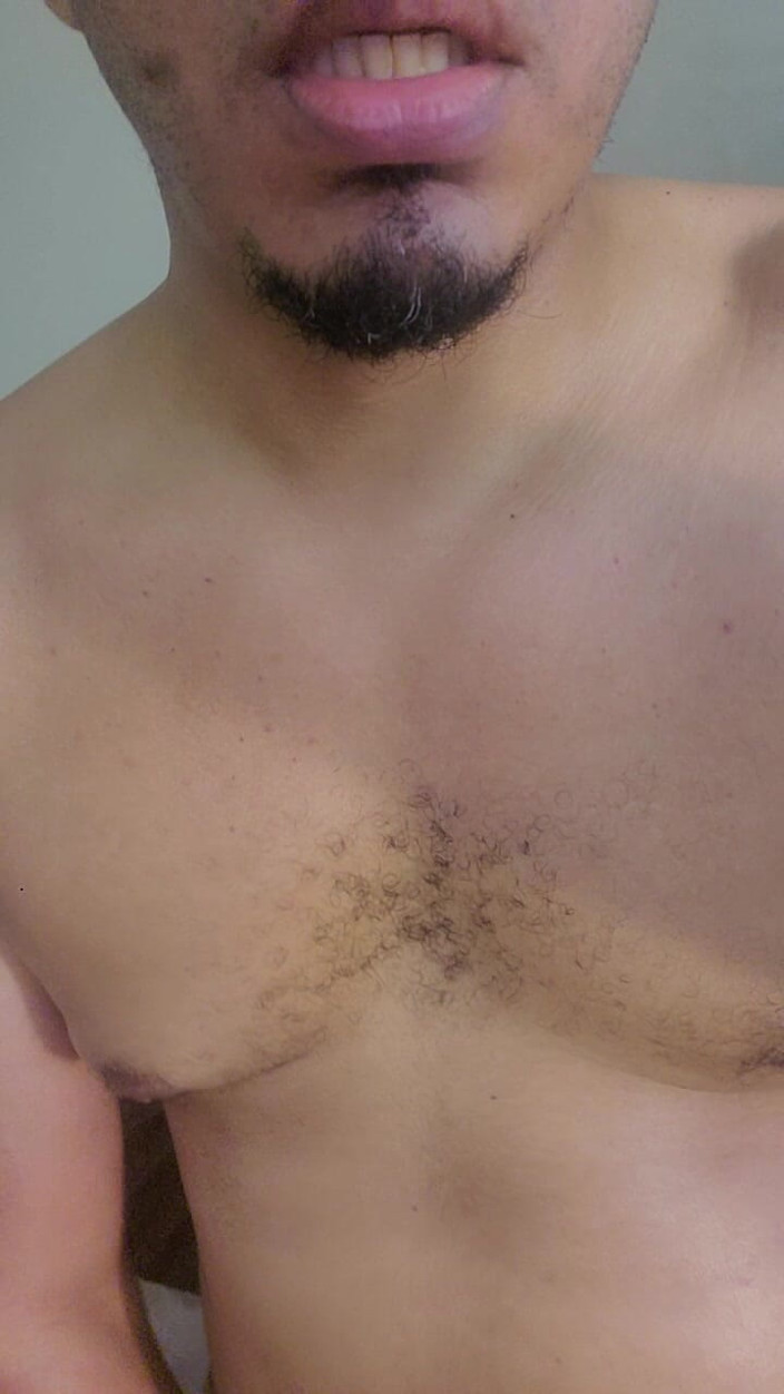 Browndicksavior: Accarezzo il mio cazzo prima del lavoro bisogno di sborrare...