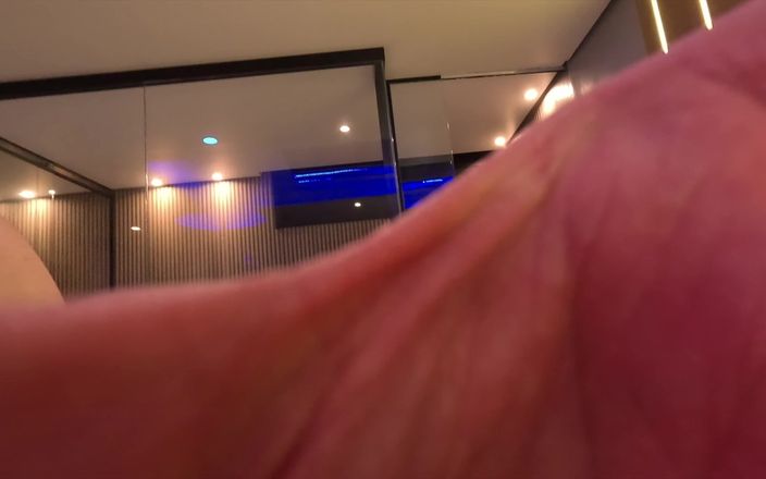 FlirtynDirty: Солодка емо принцеса отримує сексуальне зцілення через порно кастинг після токсичного розриву