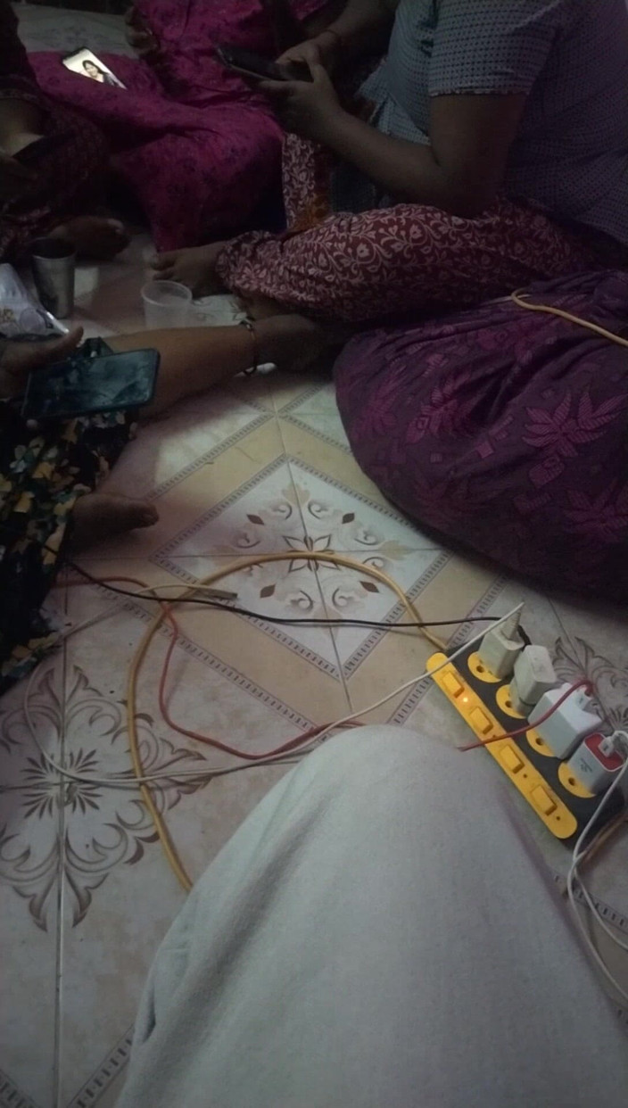 Tamil lesbian: Sexy sprosté mluvení o focení