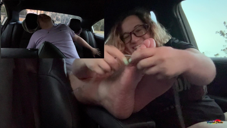 Ticklish Chicks: Snyft: Heather Tickles Matt
