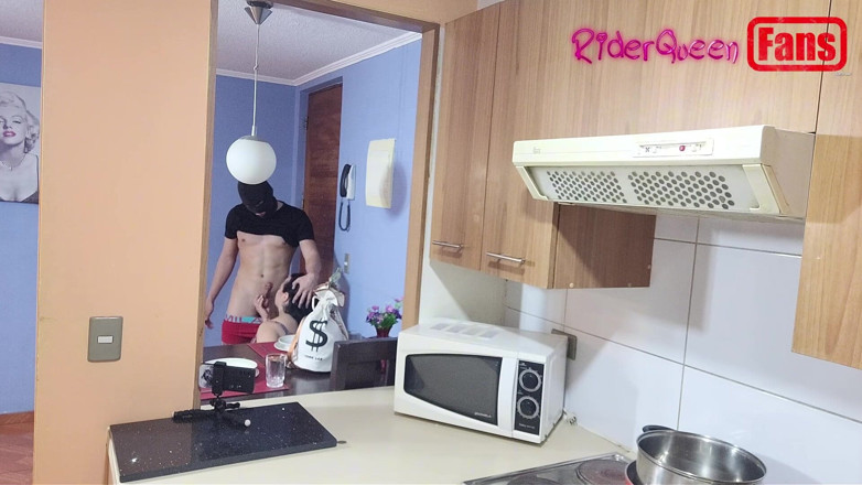 Riderqueen: Videos for Fans: a Masked Young Man Fucks Me in...