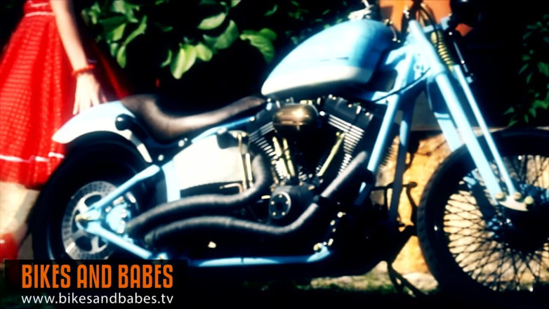Bravo Models Media: Amelia de Luxe - bicicletas e gatas na tv em vídeos...