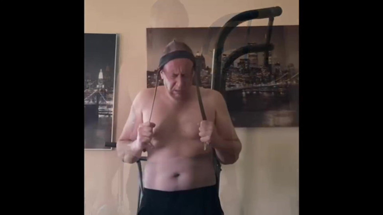 Alex Igogo: Masturbazione e palestra