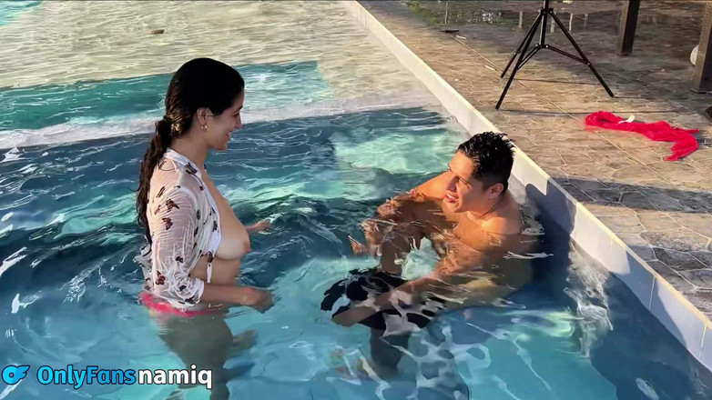 NamiQseiiin: I mina föräldrars pool