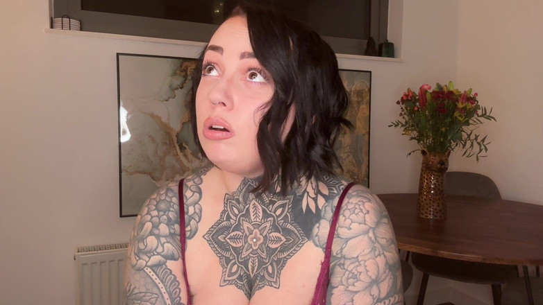 Miss Valentina: Rời khỏi trò chơi thì thầm của cô ấy