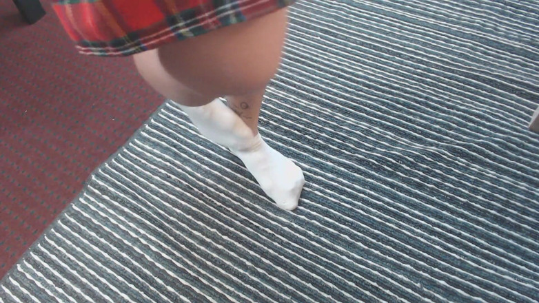 Abby Anna: Jolies chaussettes blanches aux chevilles
