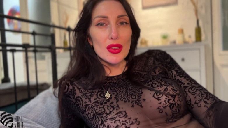 LizaVirgin: Hot milf with beautiful feet