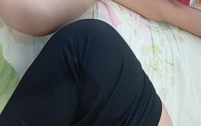 Lesbian-candys: Tre samtidiga högljudda pulserande kvinnliga orgasmer