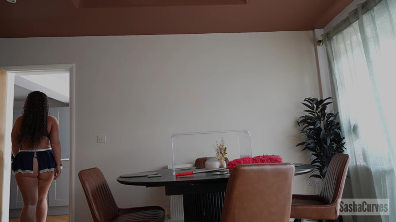 Sasha Curves: เจ้านายสุดสยองขวัญของแม่บ้าน Giantess