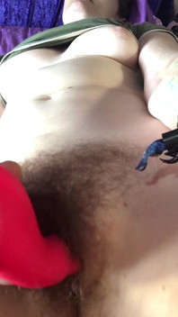 Orgasmo squirting esplosivo mentre fantastica circa una 28enne formosa di 390 libbre di Fetlife